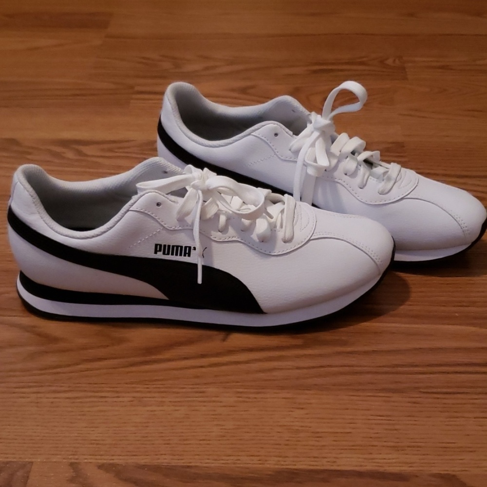 Puma shoes  NWOT